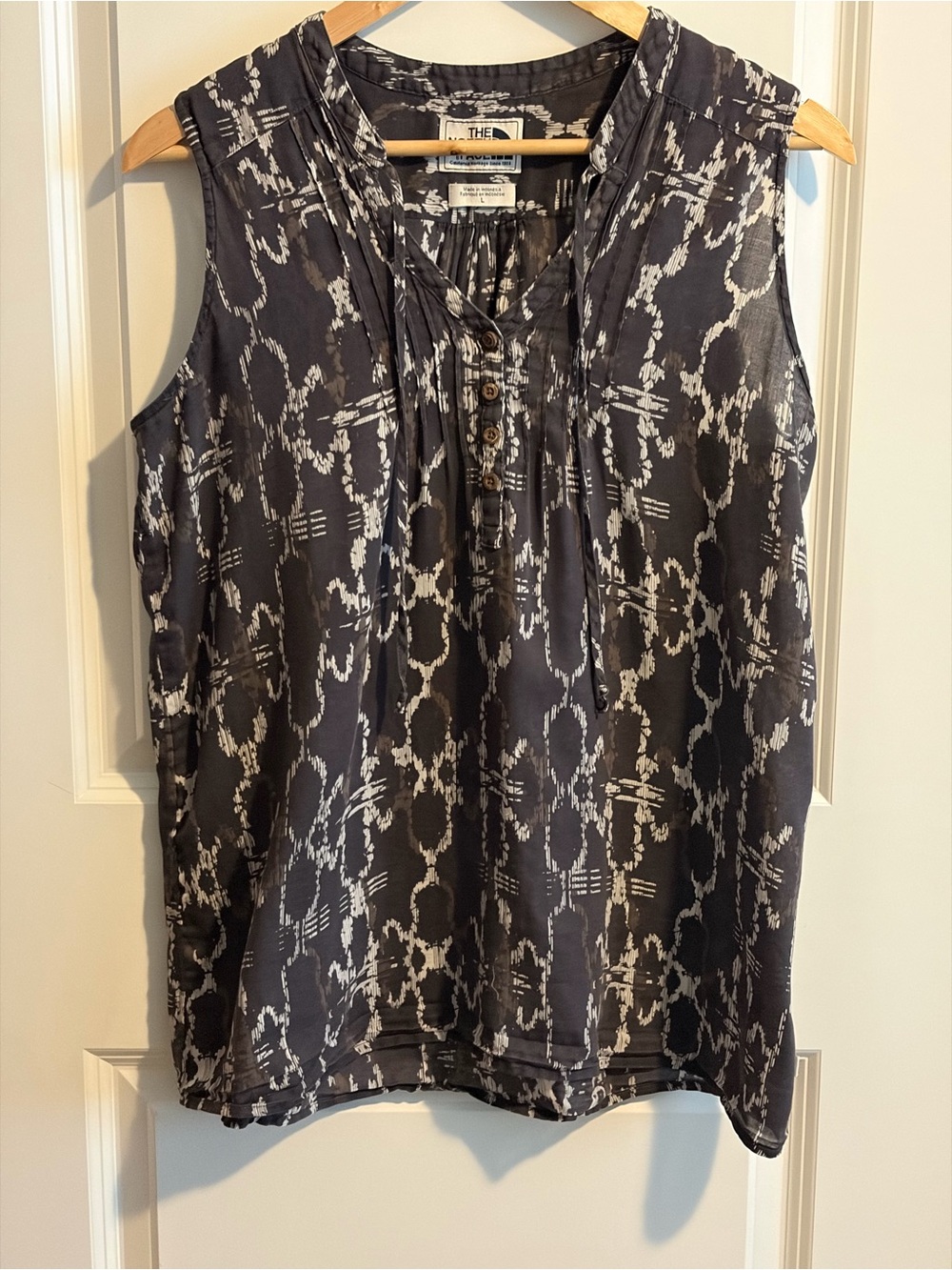 The North Face Black and White Printed Sleeveless Henley Camisole